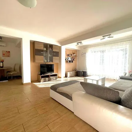In 43203 Villa *