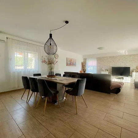 Villa In 43203