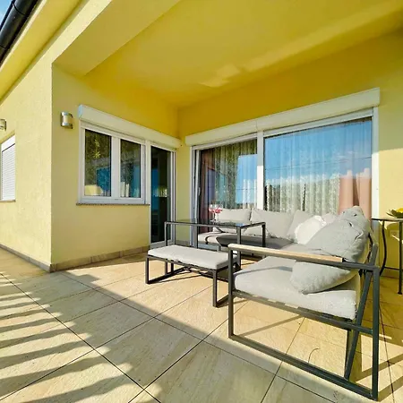 In 43203 Villa
