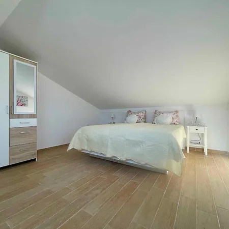 In 43203 Villa Grižane